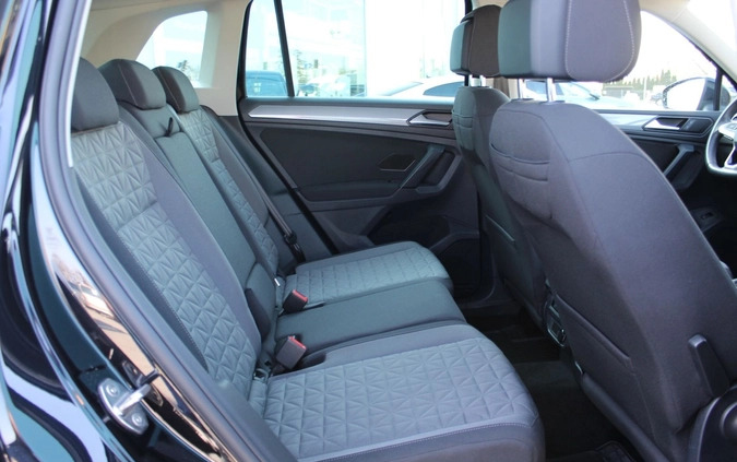 Volkswagen Tiguan cena 127900 przebieg: 30500, rok produkcji 2021 z Drohiczyn małe 277